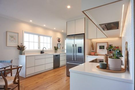 Photo of property in 221 Marine Parade, Seatoun, Wellington, 6022