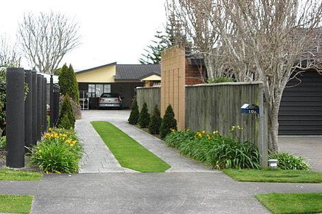 Photo of property in 10a Waiwera Place, Merrilands, New Plymouth, 4312