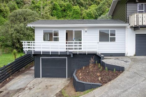 Photo of property in 22 Fyvie Avenue, Tawa, Wellington, 5028
