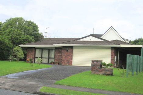 Photo of property in 5 Voltaire Court, Botany Downs, Auckland, 2010