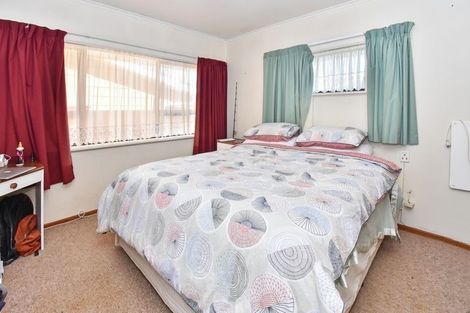Photo of property in 1 Sunburst Street, Papakura, 2110