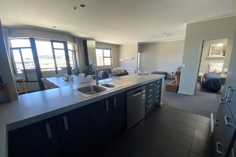 Photo of property in 17 Kent Terrace - Kent Apartments, 7d/16 Kent Terrace, Mount Victoria, Wellington, 6011