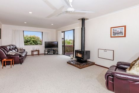 Photo of property in 202 Royal Road, Massey, Auckland, 0614