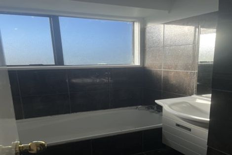 Photo of property in 10 Faram Place, Massey, Auckland, 0614