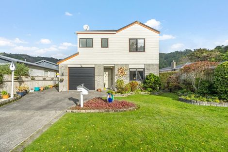 Photo of property in 2/27 Korau Grove, Stokes Valley, Lower Hutt, 5019