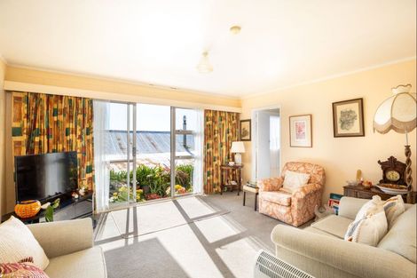 Photo of property in 21 Bayly Road, Moturoa, New Plymouth, 4310