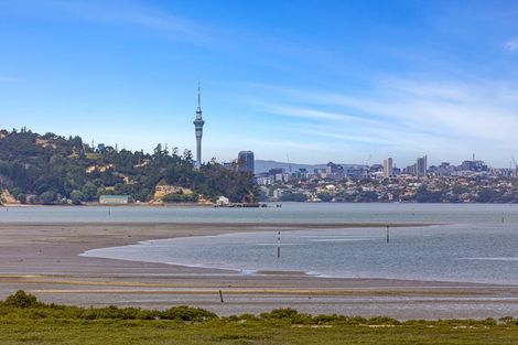 Photo of property in 25 Oakpark Place, West Harbour, Auckland, 0618
