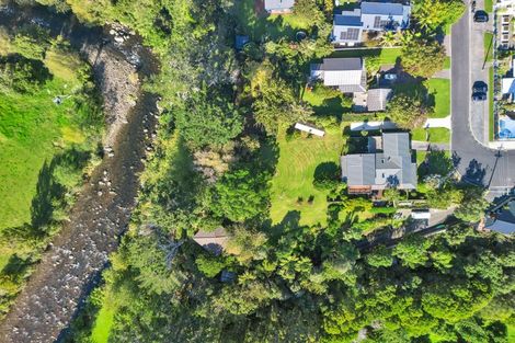 Photo of property in 27 Donnelly Street, Oakura, 4314