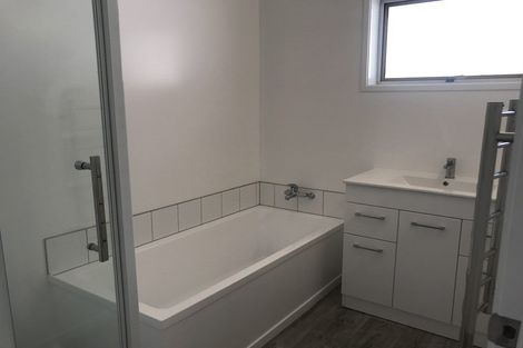 Photo of property in 2/86 Archers Road, Glenfield, Auckland, 0629