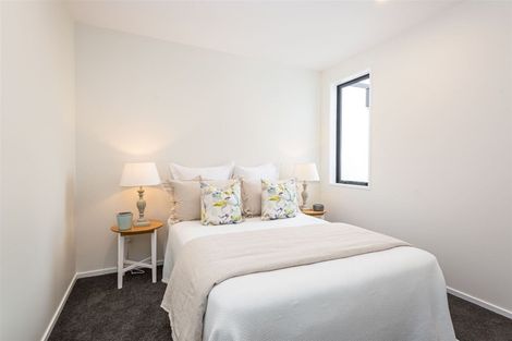 Photo of property in 2/10 Bishop Street, Green Bay, Auckland, 0604