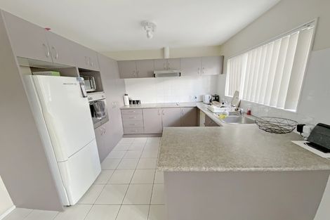 Photo of property in 26 Maadi Place, Papakura, 2110