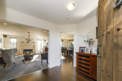 Photo of property in 33 Silkwood Place, Fitzherbert, Palmerston North, 4410