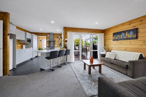 Photo of property in 12 Frank Frethey Place, Highlands Park, New Plymouth, 4312