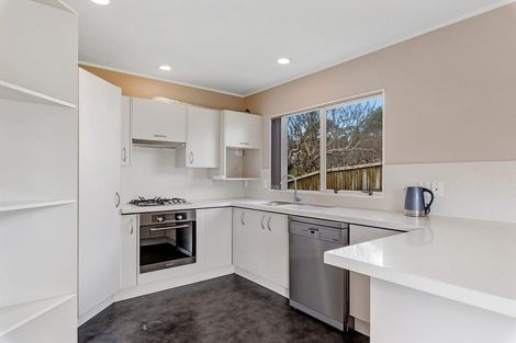 Photo of property in 76 Barbados Drive, Unsworth Heights, Auckland, 0632