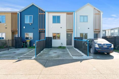 Photo of property in 19 Valour Lane, Papakura, 2110