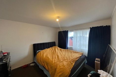 Photo of property in 2/56 Te Atatu Road, Te Atatu South, Auckland, 0610