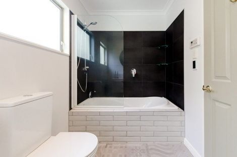 Photo of property in 80 Guildford Drive, Paraparaumu, 5032