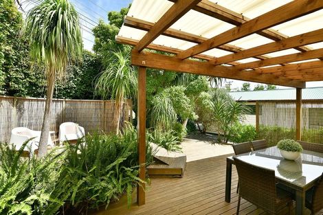 Photo of property in 45 Tindalls Bay Road, Tindalls Beach, Whangaparaoa, 0930