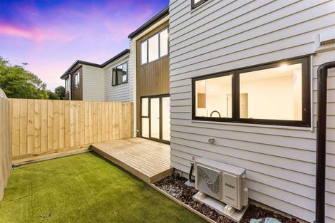 Photo of property in 16b Bellringer Road, Massey, Auckland, 0614