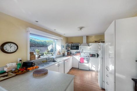 Photo of property in 32 Greendale Avenue, Avonhead, Christchurch, 8042