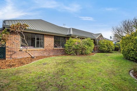 Photo of property in 14 Fieldmoor Place, Parklands, Christchurch, 8083