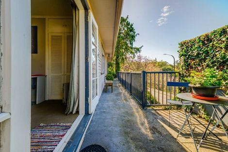 Photo of property in 16 Spencer Road, Hospital Hill, Napier, 4110