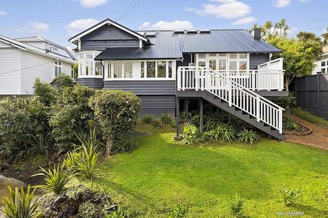 Photo of property in 9 Chisenhall Street, Karori, Wellington, 6012
