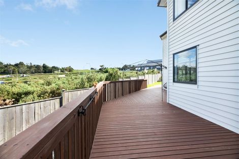 Photo of property in 25 Tautoru Avenue, Orewa, 0931