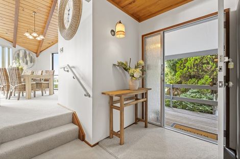 Photo of property in 26 Pacific Parade, Army Bay, Whangaparaoa, 0930