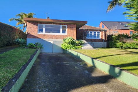 Photo of property in 62 Tahapa Crescent, Meadowbank, Auckland, 1072