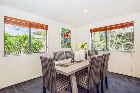 Photo of property in 14 Capilano Place, Glenfield, Auckland, 0629