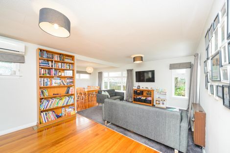 Photo of property in 118 Pahiatua Street, Hokowhitu, Palmerston North, 4410