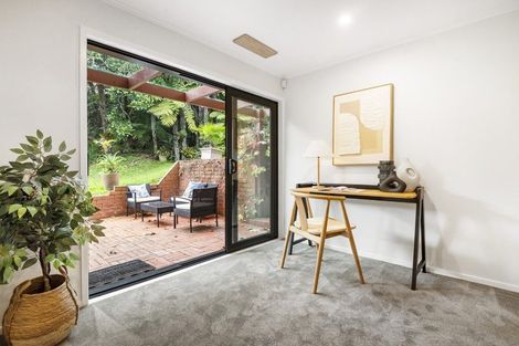 Photo of property in 5 Island Bay Road, Beach Haven, Auckland, 0626