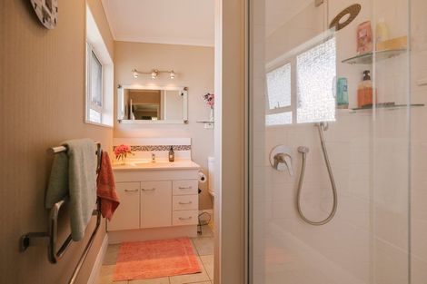 Photo of property in 9 Mana Place, Awapuni, Palmerston North, 4412