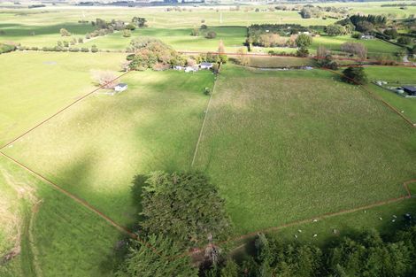 Photo of property in 711 No 2 Line, Fordell, Whanganui, 4572