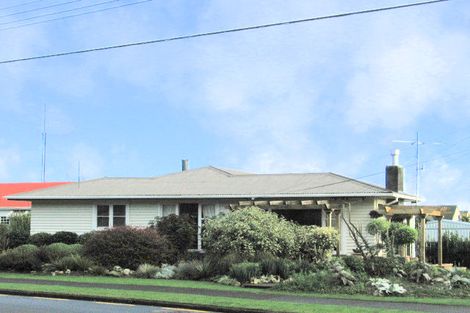 Photo of property in 2 Seddon Street, Waikanae, 5036