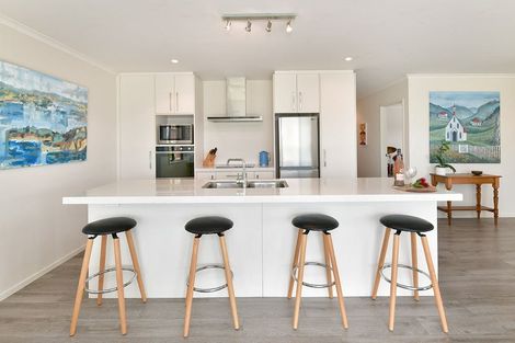 Photo of property in 1333 Whangaparaoa Road, Army Bay, Whangaparaoa, 0930