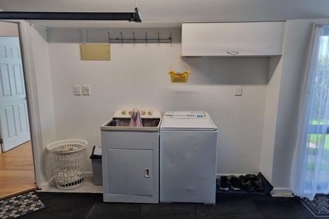 Photo of property in 83b Old Lake Road, Narrow Neck, Auckland, 0624