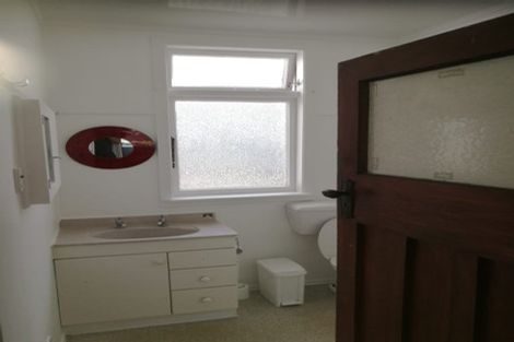 Photo of property in 76 Majoribanks Street, Mount Victoria, Wellington, 6011