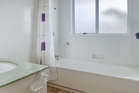 Photo of property in 25 Kinloch Road, Kinloch, Taupo, 3377