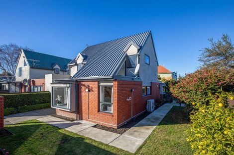 Photo of property in 2/10 Nortons Road, Avonhead, Christchurch, 8042