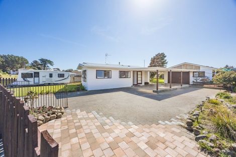 Photo of property in 9 Chrystal Street, Foxton Beach, Foxton, 4815