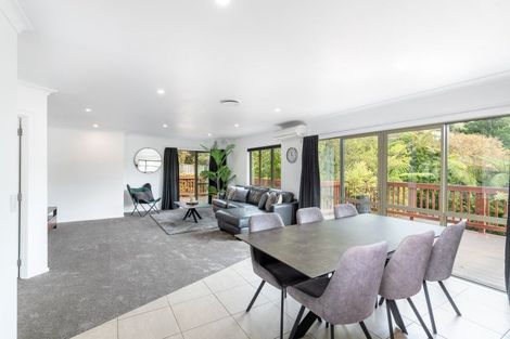 Photo of property in 5 Mcewen Crescent, Riverstone Terraces, Upper Hutt, 5018