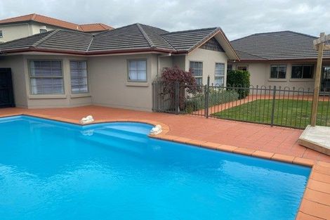 Photo of property in 11 Shelter Grove, Frankleigh Park, New Plymouth, 4310
