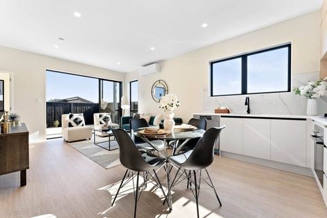 Photo of property in 33 Paretao Street, Massey, 0614