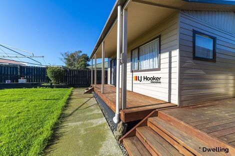 Photo of property in 18 Dungarvon Place, Clendon Park, Auckland, 2103