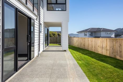 Photo of property in 4 Omaka Place, Aotea, Porirua, 5024