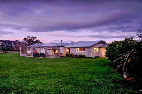 Photo of property in 122 Cross Line, Morison Bush, Greytown, 5794