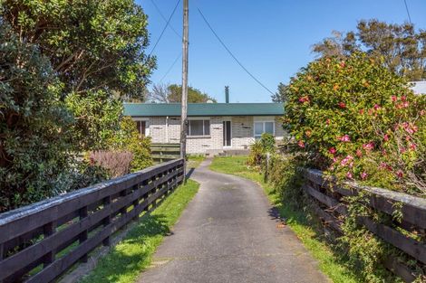 Photo of property in 6 Farrier Grove, Featherston, 5710