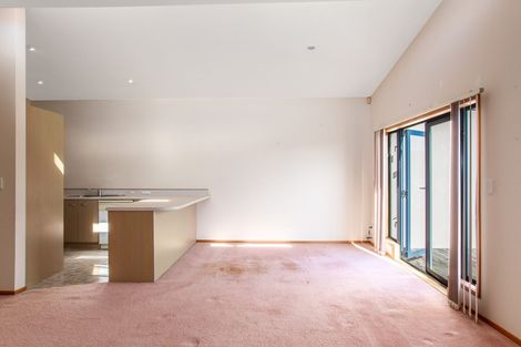 Photo of property in 14 Marina View, Paremata, Porirua, 5026